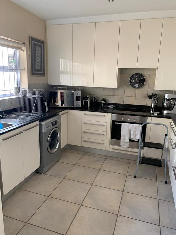 2 Bedroom Property for Sale in Sea Point Western Cape